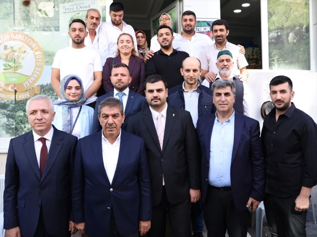 AK Parti'nin Esenler Ziyaretleri Gençlerle Buluşuyor