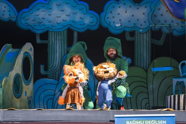 Bitlis'te Tiyatro Rüzgarı Esiyor: 'Anadolu Şenliği' Coşkusu