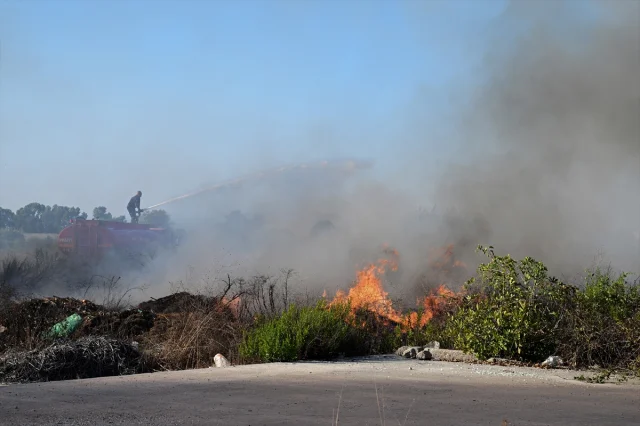 Antalya'da Çöp Yangını Korku Dolu Anlar Yaşattı