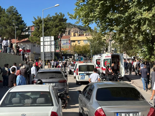 Çankırı'da Şok! Bıçaklar Çekildi, Üç Kişi Yaralandı