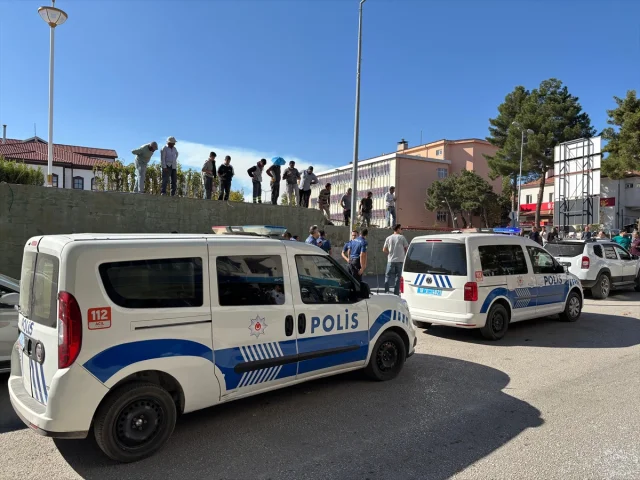 Çankırı'da Şok! Bıçaklar Çekildi, Üç Kişi Yaralandı