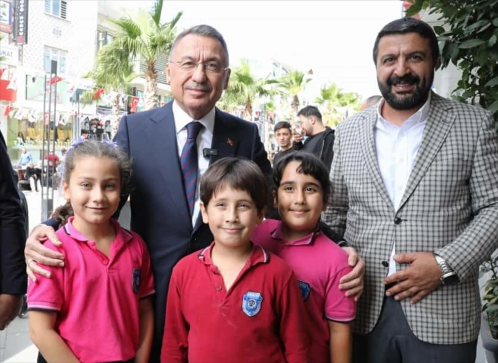 Fuat Oktay Sancaktepe'de Esnaf ve Vatandaşlarla Buluştu