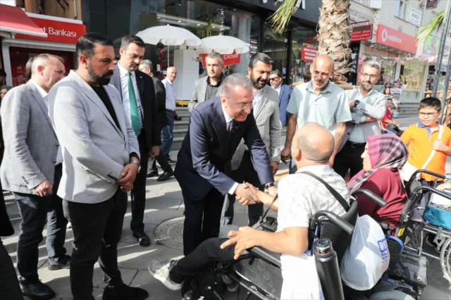 Fuat Oktay Sancaktepe'de Esnaf ve Vatandaşlarla Buluştu