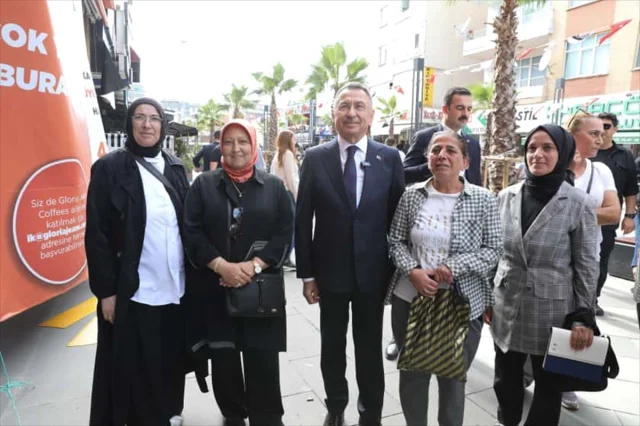 Fuat Oktay Sancaktepe'de Esnaf ve Vatandaşlarla Buluştu