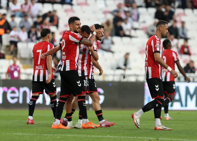 Sivasspor'dan Adana Demirspor'a Gol Şovu: 5-0