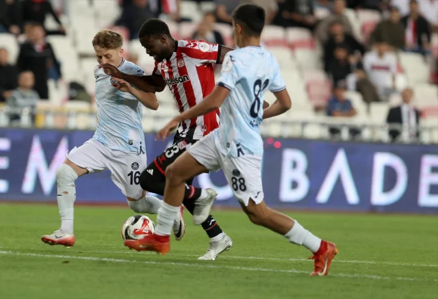 Sivasspor'dan Adana Demirspor'a Gol Şovu: 5-0