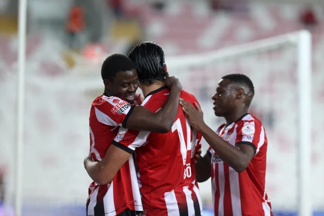 Sivasspor'dan Adana Demirspor'a Gol Şovu: 5-0
