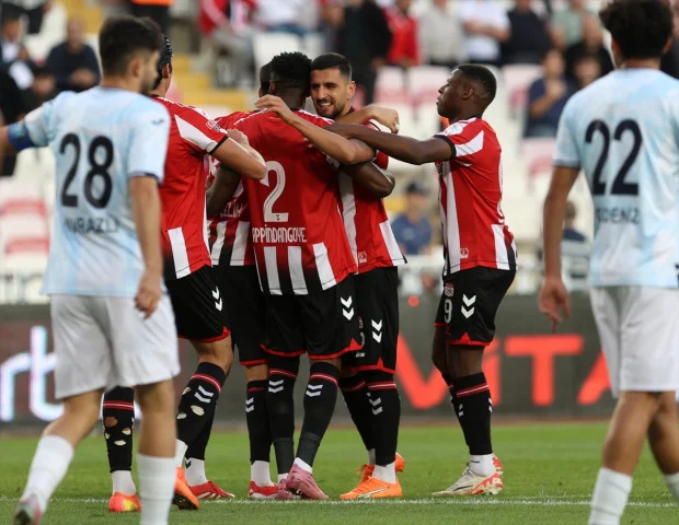 Sivasspor'dan Adana Demirspor'a Gol Şovu: 5-0