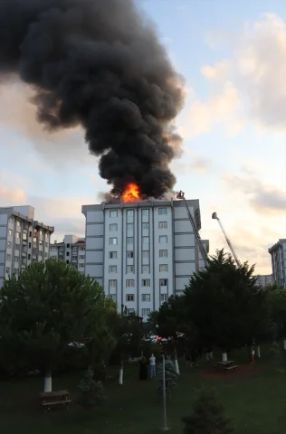 Ordu'da 8 Katlı Binada Korkutan Yangın