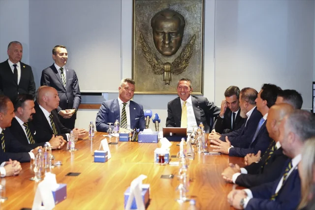 Fenerbahçe'nin Yeni Başlangıcı Yuvarlandı Çekemeyen Patlasın!