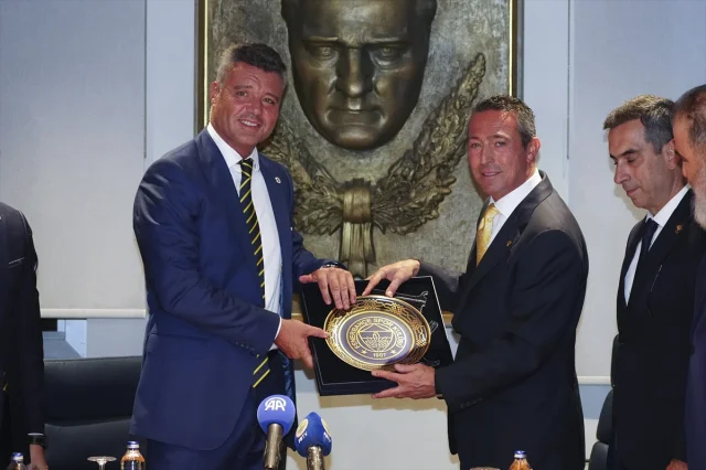 Fenerbahçe'nin Yeni Başlangıcı Yuvarlandı Çekemeyen Patlasın!
