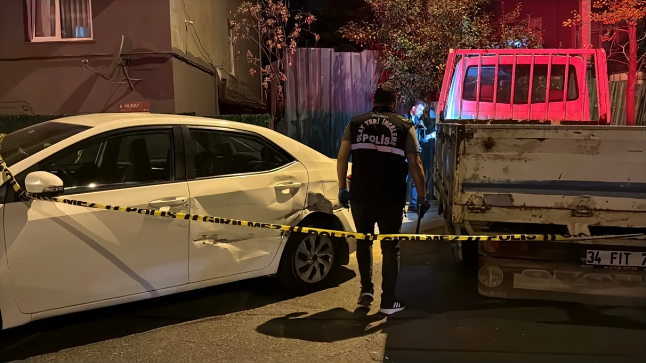 Sultanbeyli'de Gerilim Dolup Taştı: Kamyonete Silahlı Saldırı