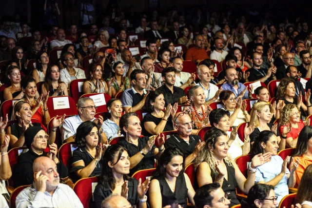 Altın Koza Film Festivali'nde Onur Ödülleri Sahiplerini Büyüledi