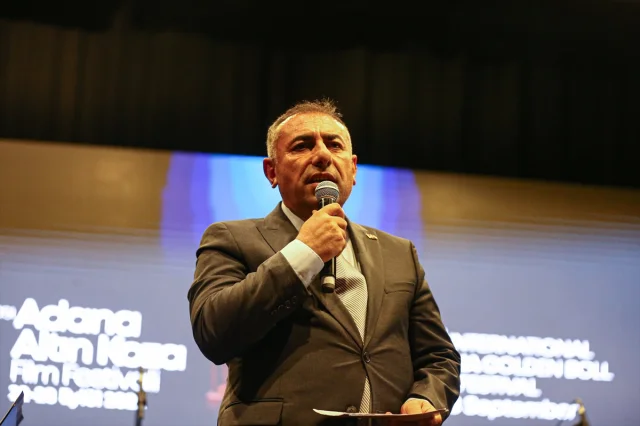 Altın Koza Film Festivali'nde Onur Ödülleri Sahiplerini Büyüledi