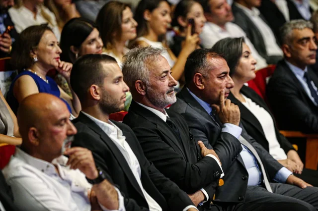 Altın Koza Film Festivali'nde Onur Ödülleri Sahiplerini Büyüledi