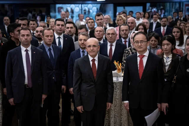 Hazine ve Maliye Bakanı Şimşek'in Katıldığı Çin Resepsiyonunda Kritik İşbirliği Mesajı