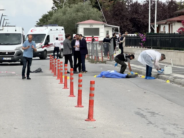 Yalova'nın Kalbinde Silahlı Saldırı: Adliye Girişi Kanlı Çatışmaya Sahne Oldu