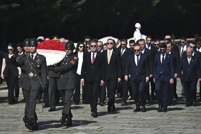 Milyonlarca Bağışçıyla Büyüyen Türk Silahlı Kuvvetlerini Güç...