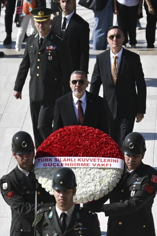 Milyonlarca Bağışçıyla Büyüyen Türk Silahlı Kuvvetlerini Güçlendirme Vakfı