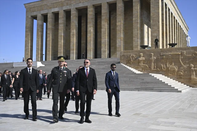 Milyonlarca Bağışçıyla Büyüyen Türk Silahlı Kuvvetlerini Güçlendirme Vakfı
