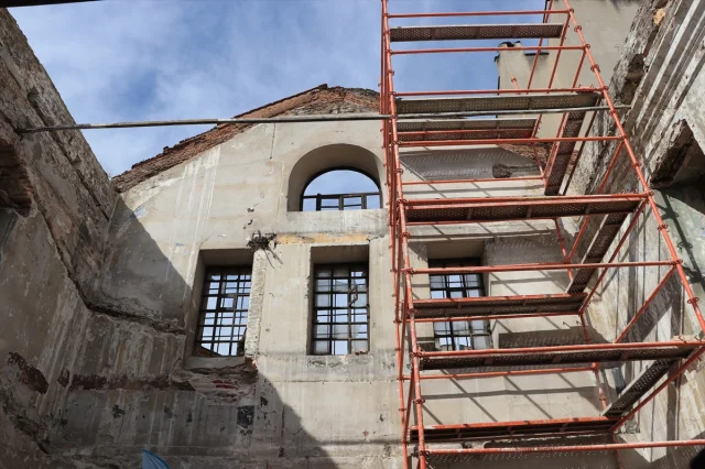 Tarihi Bursa Kilisesi Sanatseverleri Büyüleyecek Bir Merkeze...