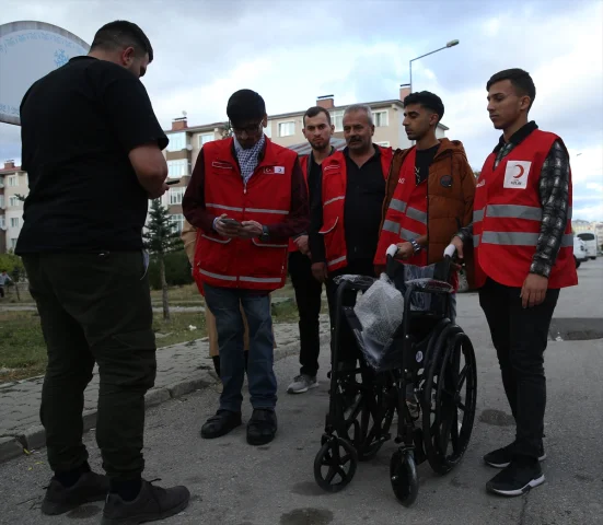 Erzurum'da Türk Kızılay'dan Engellilere Başlayan Yardım Seferberliği