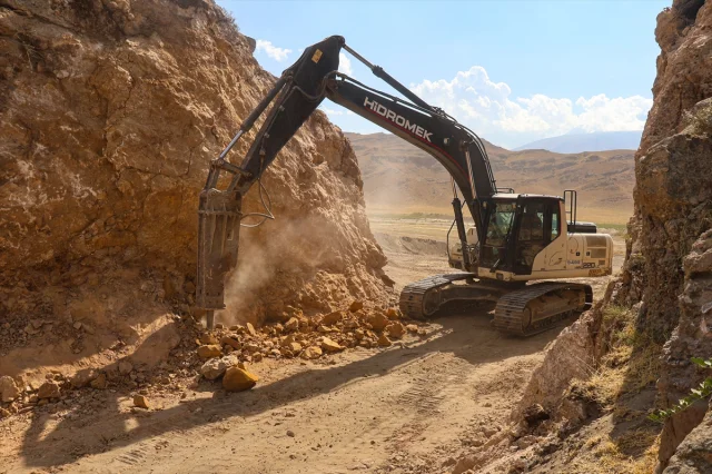 Iğdır'da Kış Hazırlığı: Dağ Yollarında 300 Kilometrelik Çalışma Seferberliği