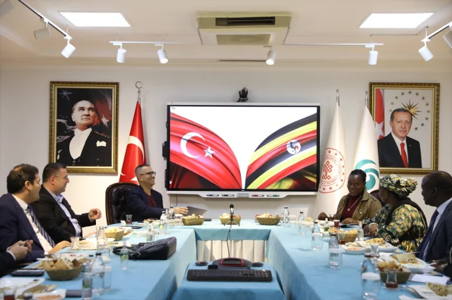 Uganda ve Türkiye Arasında Kültürel Köprü: Bakan Regis YEE'y...