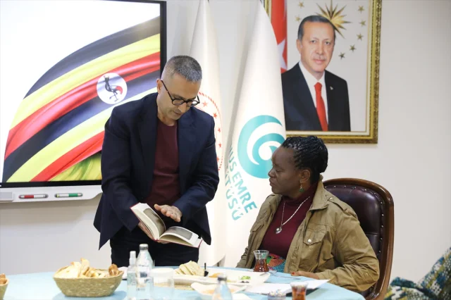 Uganda ve Türkiye Arasında Kültürel Köprü: Bakan Regis YEE'yi Ziyaret Etti