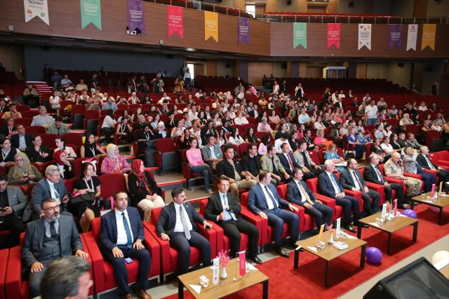 Muş'ta Onkoloji Günleri Başladı: Sağlıkta Umut Veren Buluşma