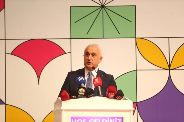 Muş'ta Onkoloji Günleri Başladı: Sağlıkta Umut Veren Buluşma