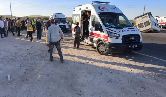 Şanlıurfa'da Minibüs Kazası: Tarım İşçileri Ölümden Döndü