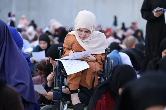 Irak'ta Binlerce Kişi Hz. Muhammed'in İzinde: Dev Organizasyon Yoğun İlgi Gördü