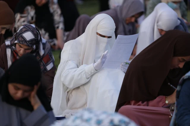 Irak'ta Binlerce Kişi Hz. Muhammed'in İzinde: Dev Organizasyon Yoğun İlgi Gördü