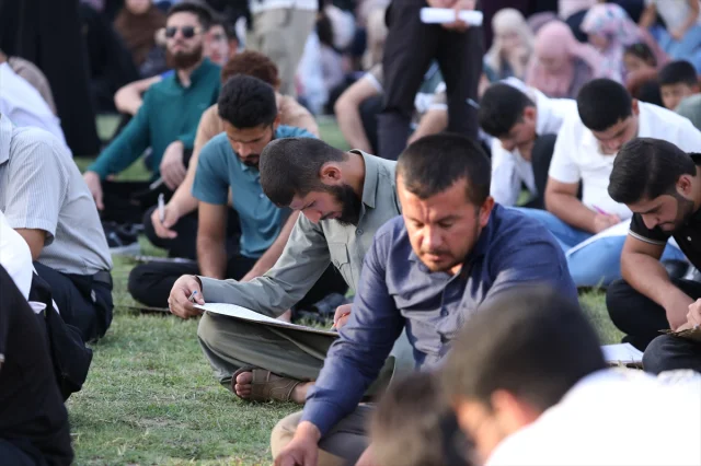 Irak'ta Binlerce Kişi Hz. Muhammed'in İzinde: Dev Organizasyon Yoğun İlgi Gördü