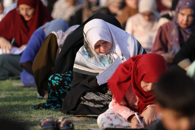 Irak'ta Binlerce Kişi Hz. Muhammed'in İzinde: Dev Organizasyon Yoğun İlgi Gördü