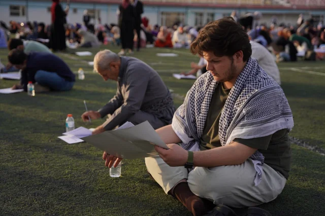 Irak'ta Binlerce Kişi Hz. Muhammed'in İzinde: Dev Organizasyon Yoğun İlgi Gördü