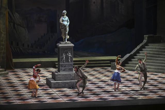 Bolşoy Bale İstanbul'da Sanatseverleri Büyüledi: Romeo ve Juliet'in Muhteşem Gösterisi