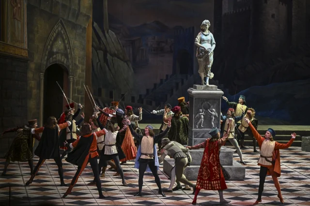 Bolşoy Bale İstanbul'da Sanatseverleri Büyüledi: Romeo ve Juliet'in Muhteşem Gösterisi