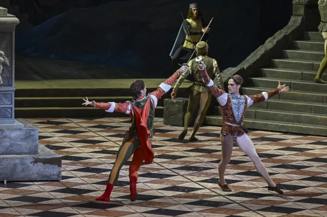 Bolşoy Bale İstanbul'da Sanatseverleri Büyüledi: Romeo ve Juliet'in Muhteşem Gösterisi