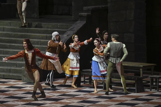 Bolşoy Bale İstanbul'da Sanatseverleri Büyüledi: Romeo ve Juliet'in Muhteşem Gösterisi