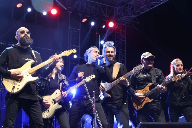 Kıraç Edirne'yi Salladı: Unutulmaz Konser ve Anlamlı Mesajlar