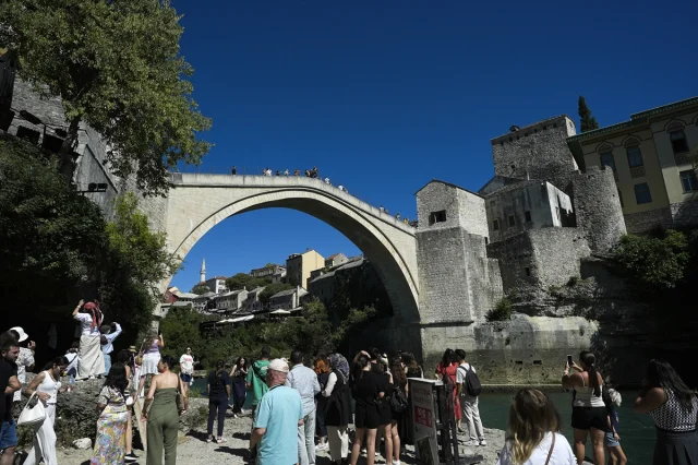 Mostar Köprüsü: Tarihin ve Heyecanın Buluştuğu Unutulmaz Durak