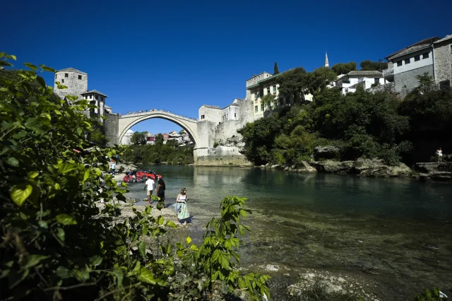 Mostar Köprüsü: Tarihin ve Heyecanın Buluştuğu Unutulmaz Durak
