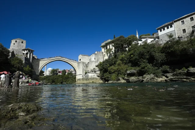 Mostar Köprüsü: Tarihin ve Heyecanın Buluştuğu Unutulmaz Durak