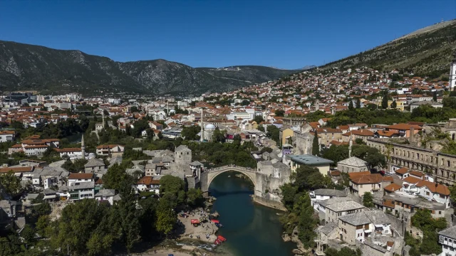 Mostar Köprüsü: Tarihin ve Heyecanın Buluştuğu Unutulmaz Durak