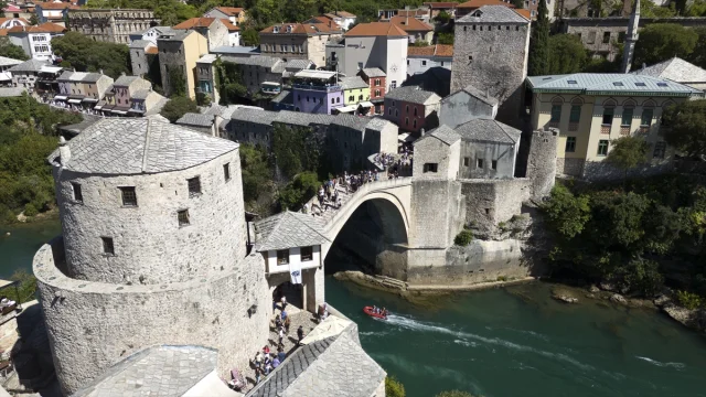 Mostar Köprüsü: Tarihin ve Heyecanın Buluştuğu Unutulmaz Durak
