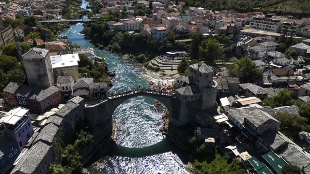 Mostar Köprüsü: Tarihin ve Heyecanın Buluştuğu Unutulmaz Durak