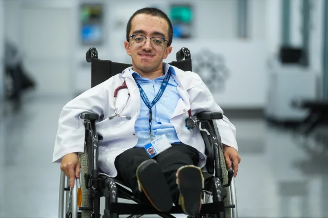 Hamza'nın Azmi Herkese İlham Oluyor