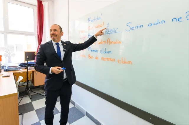 Türkçe Rüzgarı Romanya'da Esiyor: Yeni Eğitim Yılı Coşkusu